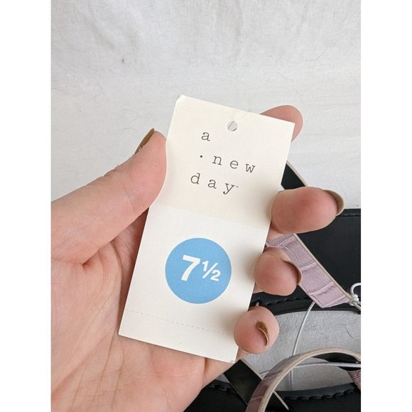 A New Day Target Women's Felicity Purple Cross Strap Toe Ring Sandals Sz 7.5 - Picture 4 of 5